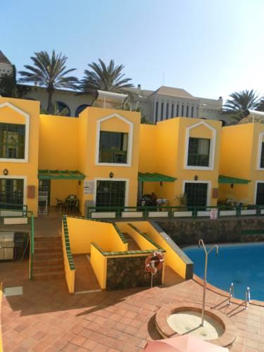 Апартаменты Apartamentos Caleta Playa