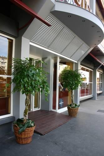 Отель Hôtel Des Quatrans