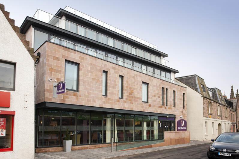 Отель Premier Inn Inverness Centre (River Ness)