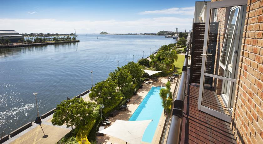 Отель Crowne Plaza Newcastle