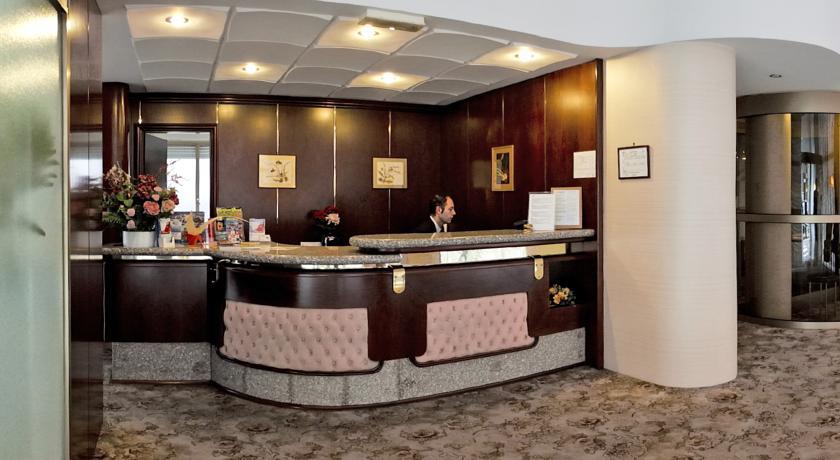 Отель Hotel Antares