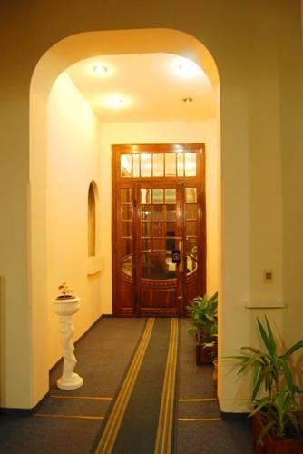 Отель Hotel Plaza