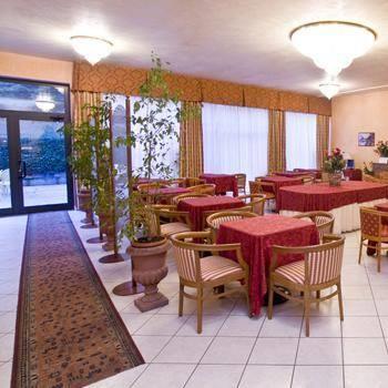 Отель Hotel Roma