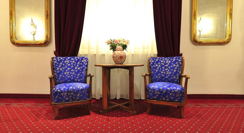 Отель Palais Hotel Erzherzog Johann