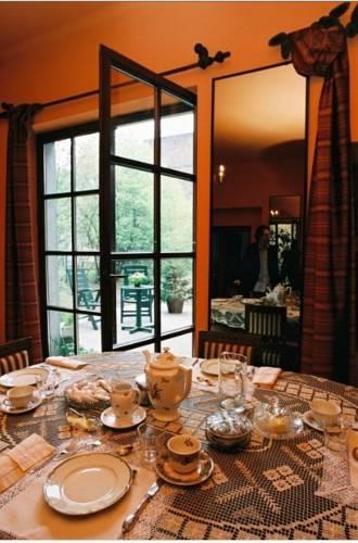 Piano Guest House