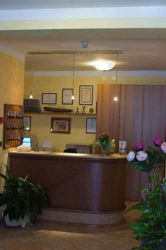 Отель Albergo Del Garda