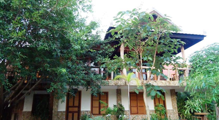 Отель Natural Bungalows