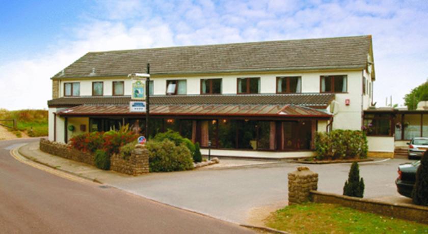 Отель Commodore Hotel