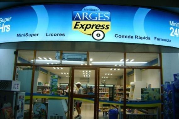 Отель Hotel & Suites Arges