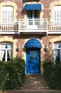 Отель Hotel Ambassadeur