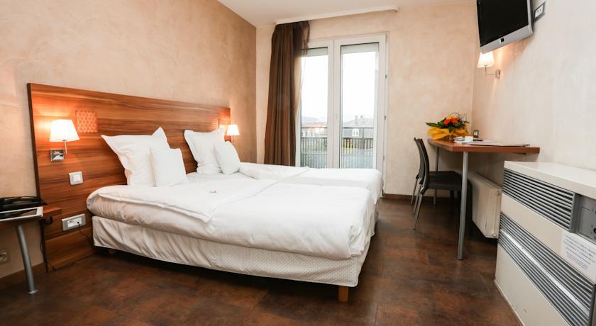 Отель P'tit Dej-Hotel Colbert