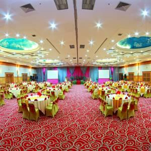 Отель Rocky Plaza Hotel Padang