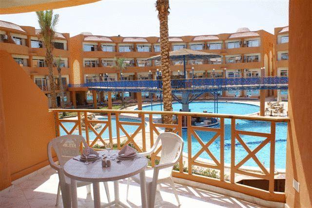 Oasis Resort & Apartment