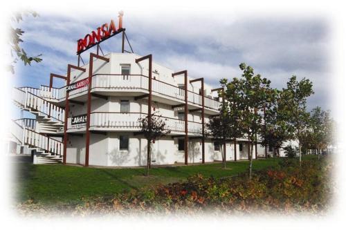Отель Bonsaï Hotel d'Orleans