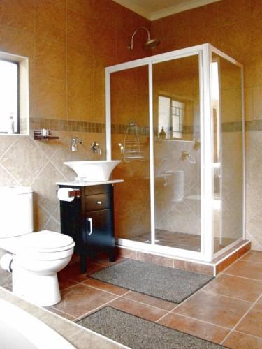 Отель Eagle Crest Executive Lodge