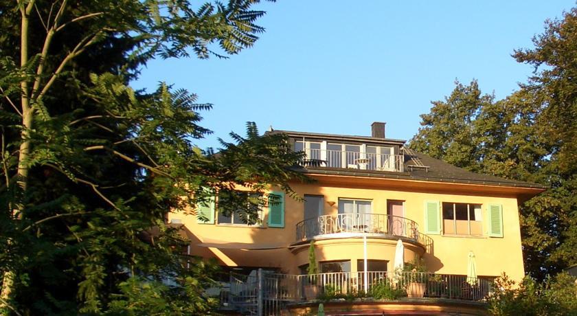 Отель Bonnhouse
