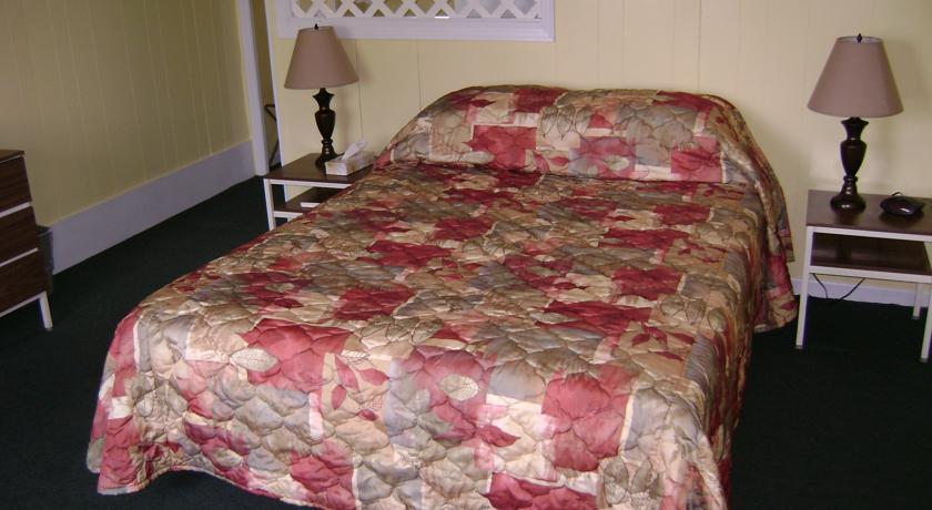 Отель Lakelawn Motel