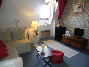Отель Logis Le Puits Doré