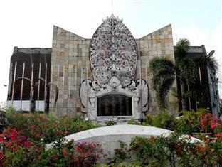 Отель The Spot Legian