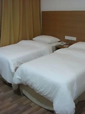 Отель Dormani Hotel Kuching