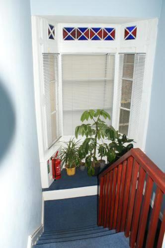 Хостел East Midlands Guesthouse
