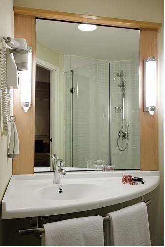 Отель ibis Loriol Le Pouzin