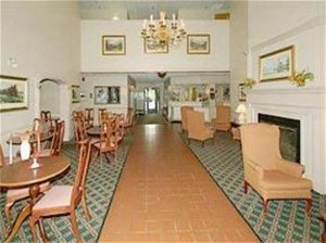 Отель Comfort Suites