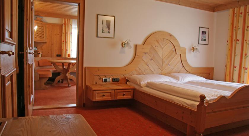 Отель Landhaus Rohregger