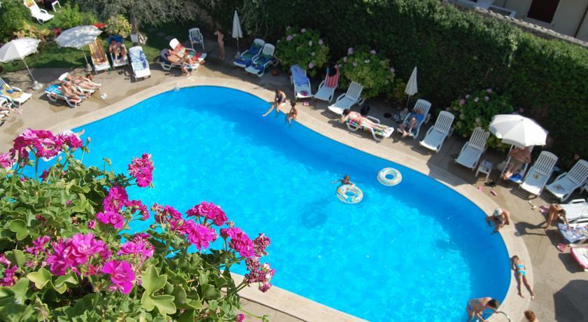 Отель Hotel Romeo