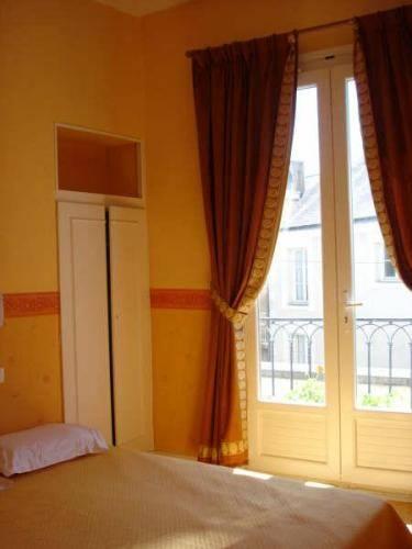 Отель Hôtel Des Arts