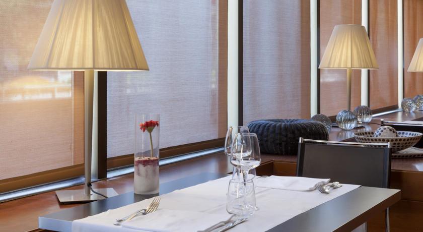 Отель AC Hotel Genova by Marriott