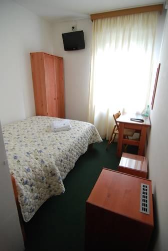 Отель Albergo Alla Valle di Banne
