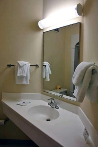 Отель Motel 6 London
