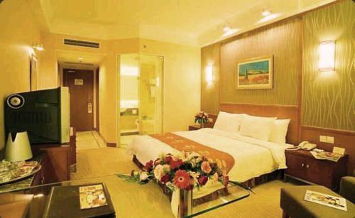 Отель Qingdao Blue Horizon Hotel (Huangdao)