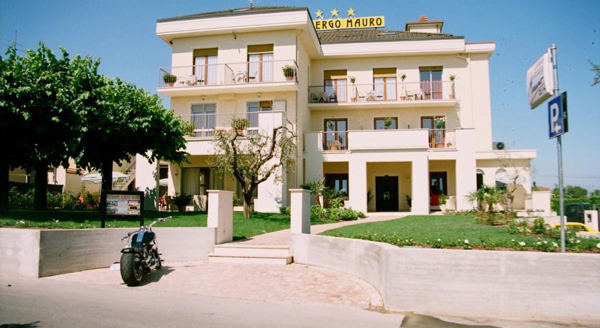 Отель Hotel Mauro
