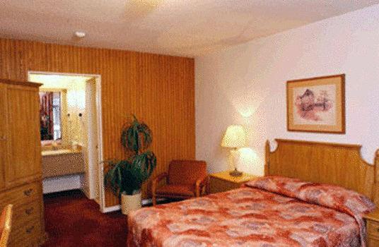 Отель Adam Motel