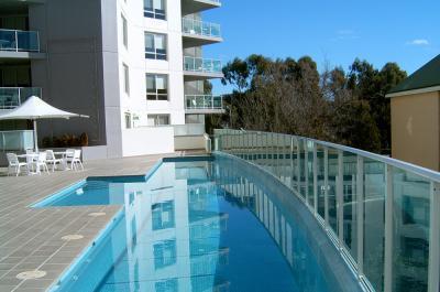 Апартаменты Clifton Suites On Northbourne