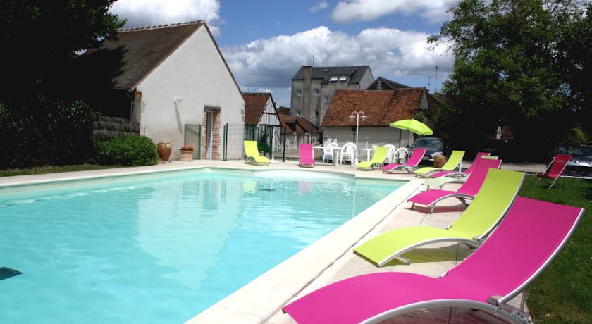 Отель Logis Le Cygne