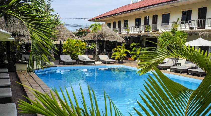 Отель Beach Club Resort