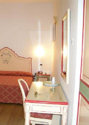 Отель Aequa Hotel
