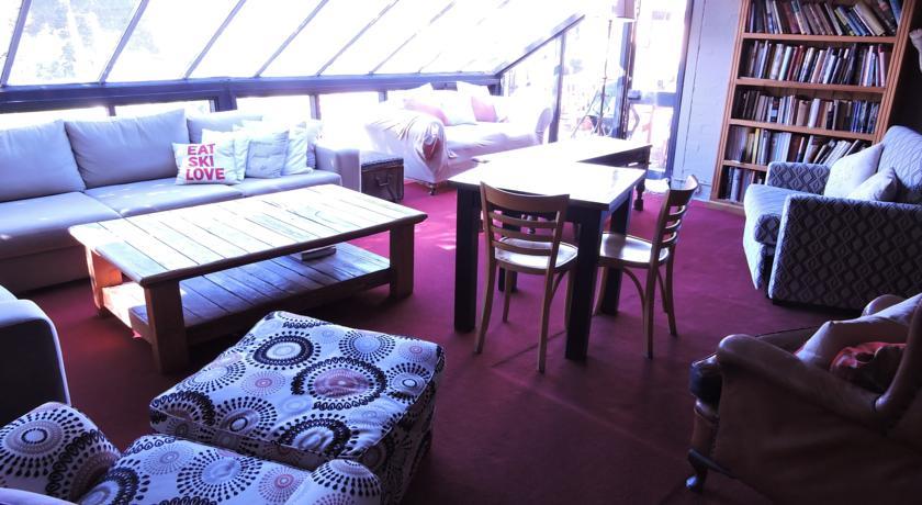 Отель Crackenback Farm Guesthouse