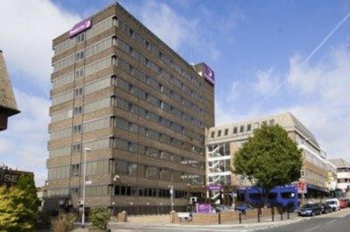 Отель Premier Inn Brentwood