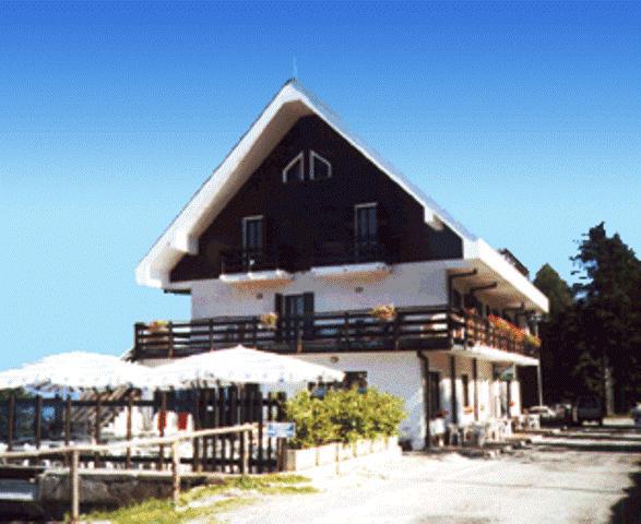 Отель Albergo Casa Della Neve