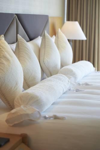 Отель The Windsor Hotel Toya Resort & Spa