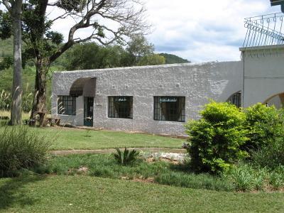 Отель Loerie Guest Farm