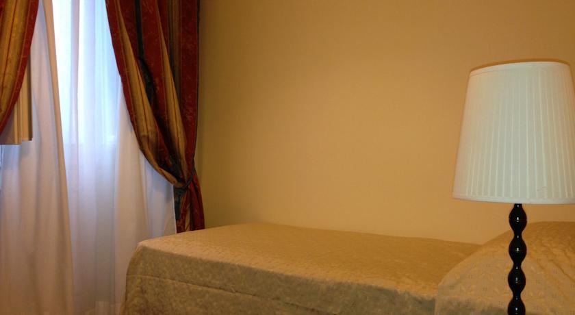 Отель Grand Hotel Regina
