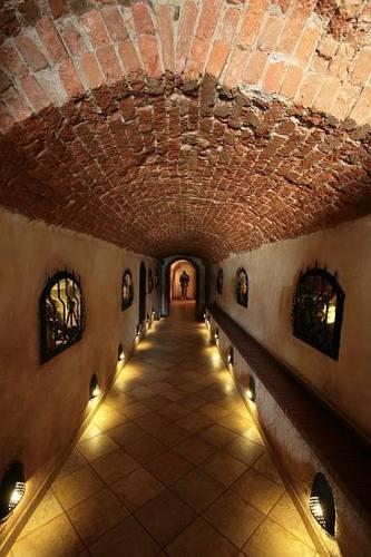 Отель Hotel Restauracja Piwnica Rycerska