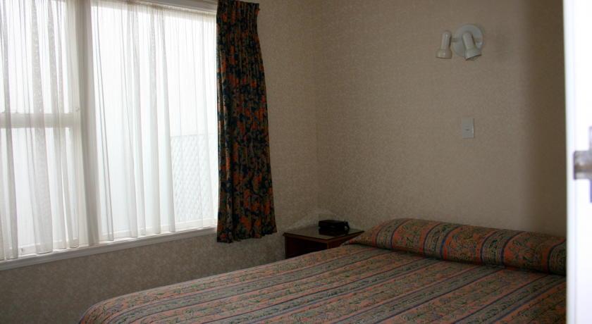 Отель Amber Court Motel