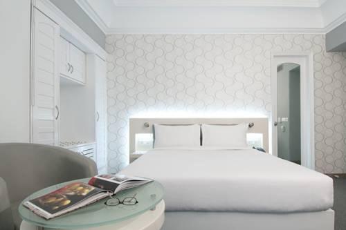 Check Inn Hotel