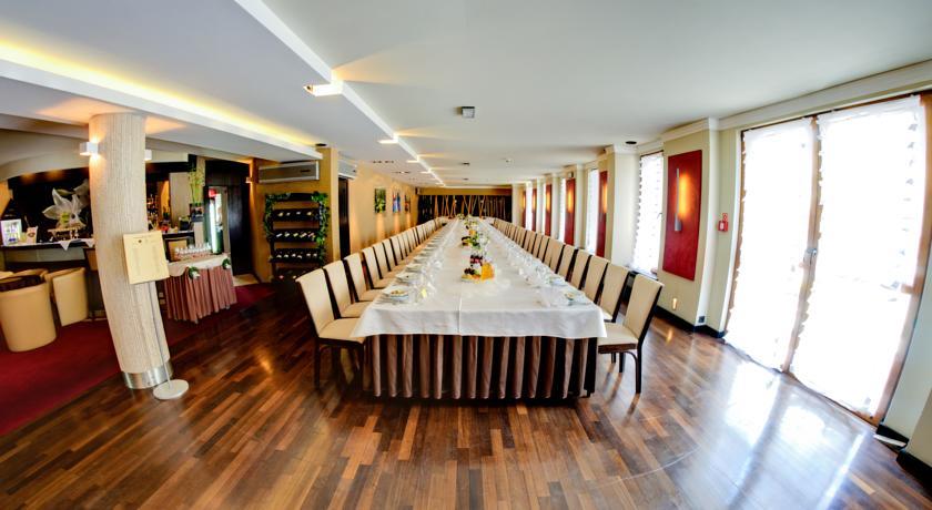 Отель Arena Hotel Spa & Wellness